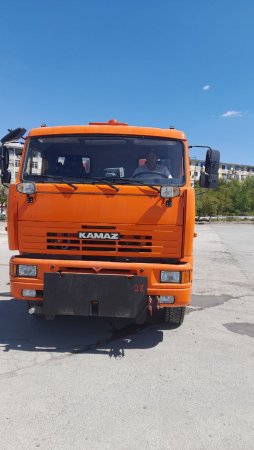 Shahrimizga yangi suv tashuvchi sigʻim  (ёмкость водовоза) keltirilib, koʻp funksional boʻlgan "Kamaz" rusumli mashinaga oʻrnatildi. Bu shahrimizda ekilgan daraxtlarni sugʻorish va dezinfeksiya qilish uchun yuvish va tozalashga moʻljallangan.